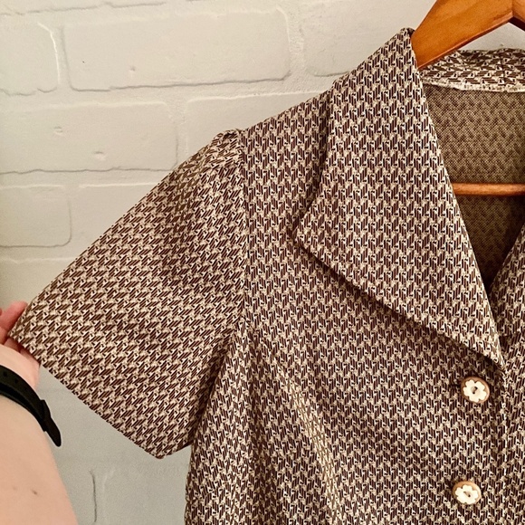 Vintage 1970s Handmade Button down Shirt Mod pleated short sleeve Cream Brown - Picture 3 of 10